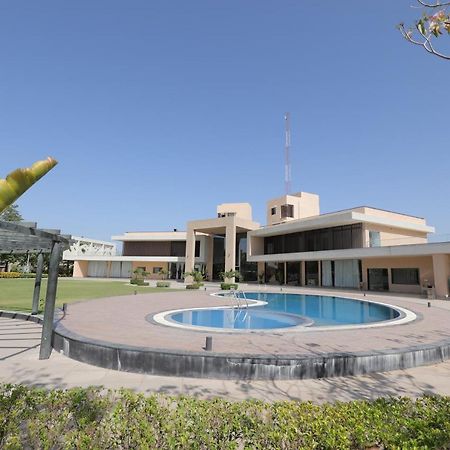 Club Heaven Palanpur Exterior foto