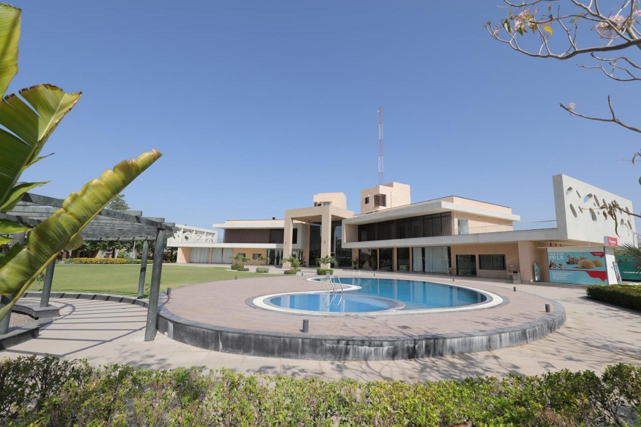 Club Heaven Palanpur Exterior foto