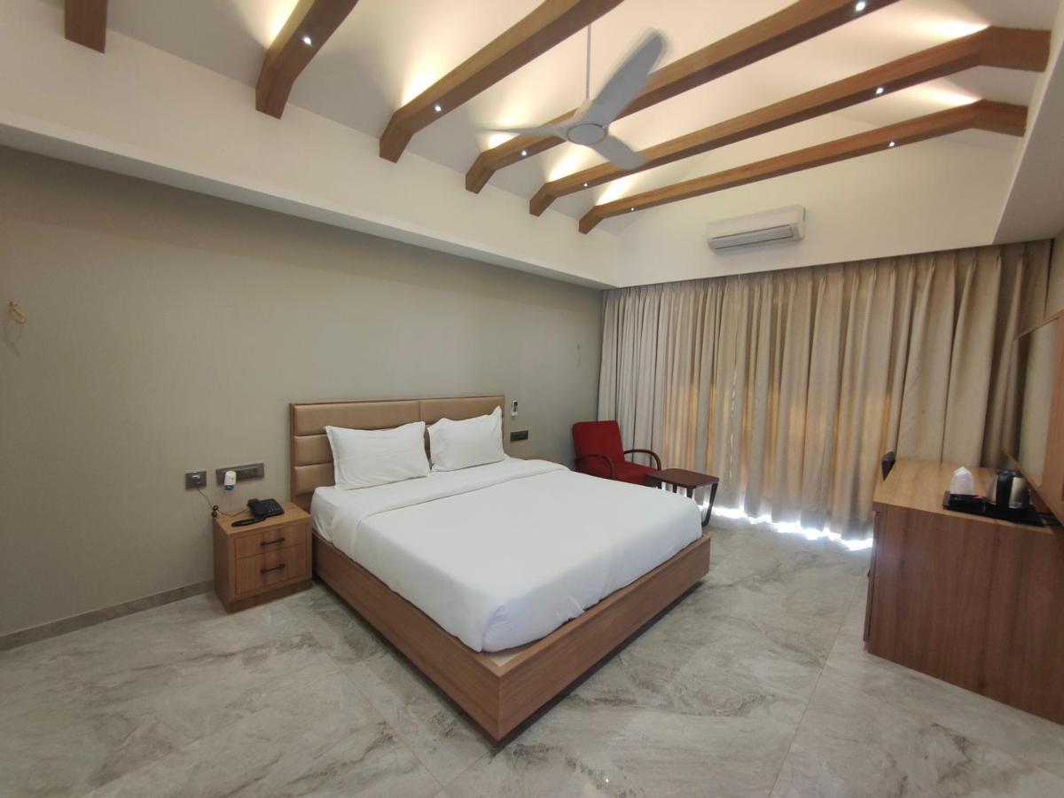 Club Heaven Palanpur Exterior foto