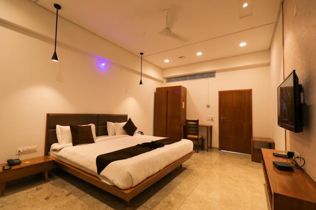 Club Heaven Palanpur Exterior foto