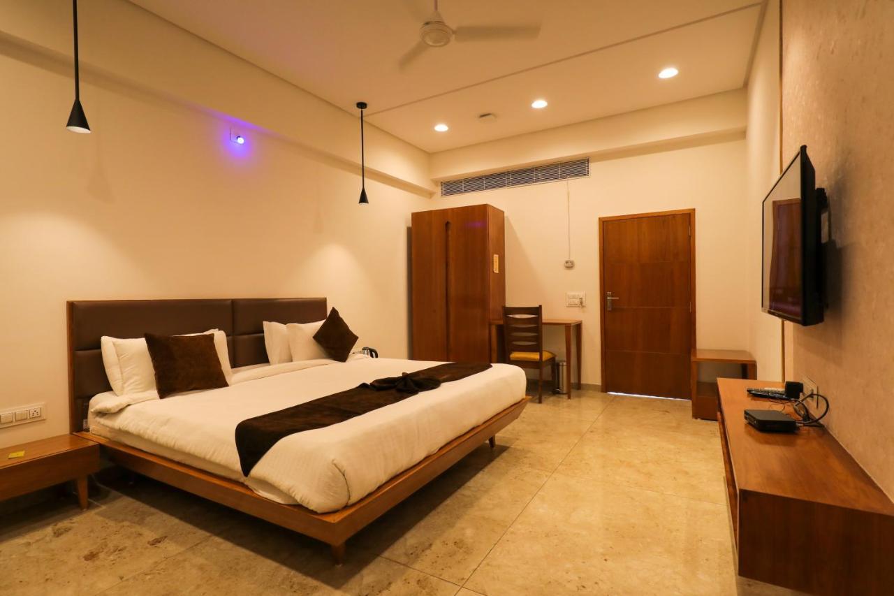 Club Heaven Palanpur Exterior foto