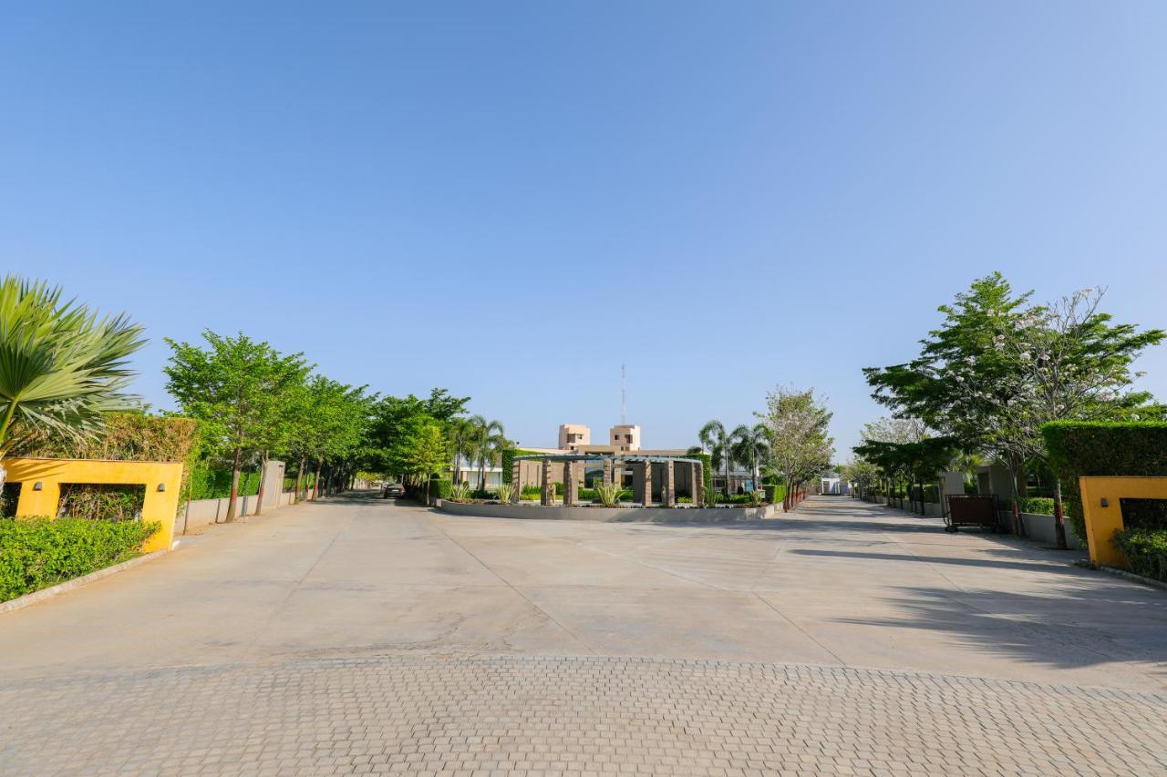 Club Heaven Palanpur Exterior foto