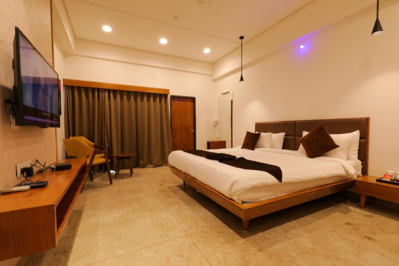 Club Heaven Palanpur Exterior foto