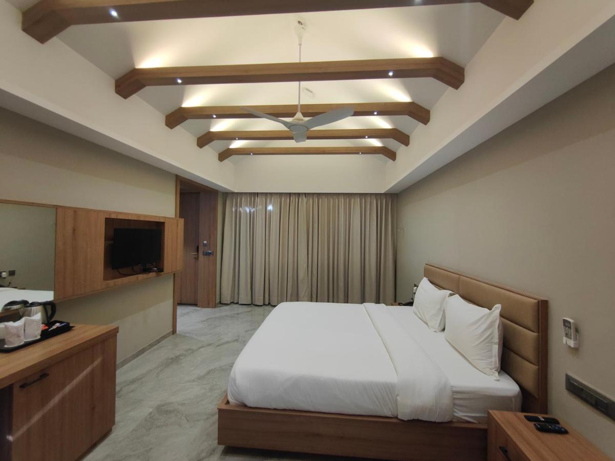 Club Heaven Palanpur Exterior foto