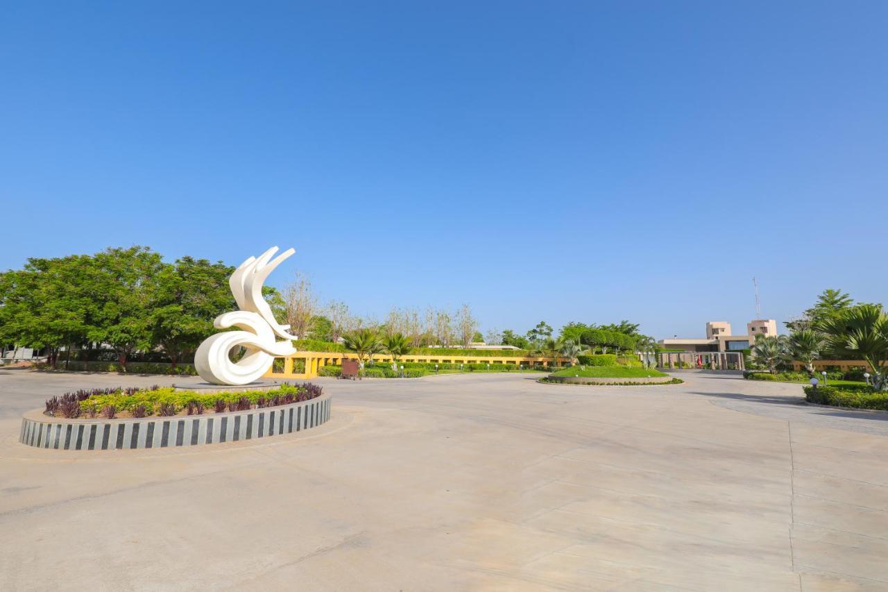 Club Heaven Palanpur Exterior foto
