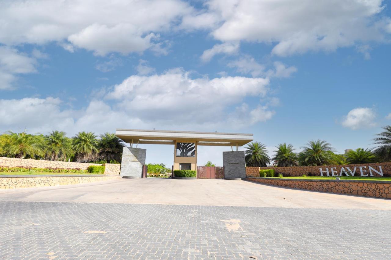 Club Heaven Palanpur Exterior foto