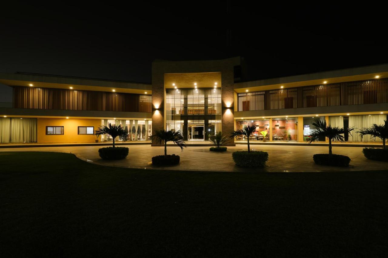 Club Heaven Palanpur Exterior foto